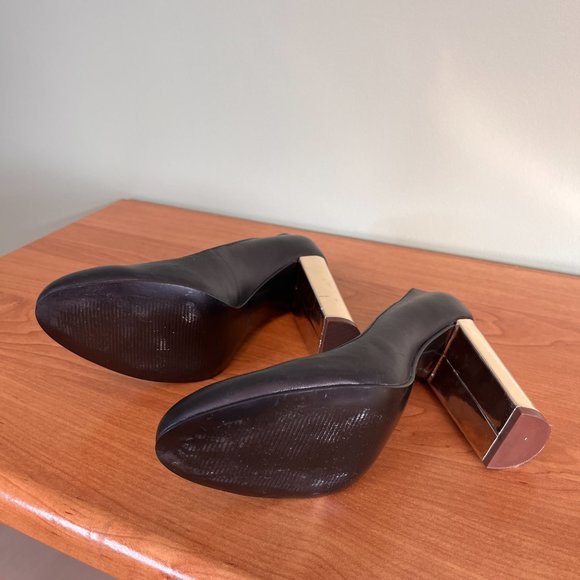 Nine West Black Pump With Gold Block Heel Size 6 - Picture 7 of 9